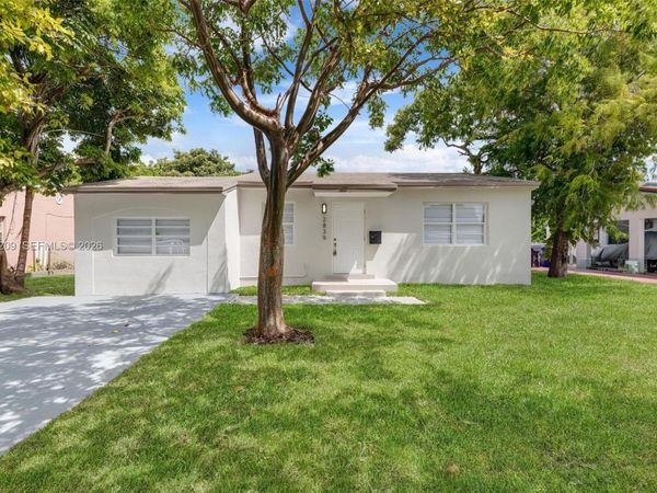 2839 Mayo St , Hollywood, FL 33020