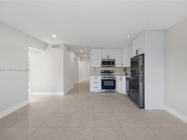 5420 Hollywood Blvd , Unit 209, Hollywood, FL 33021