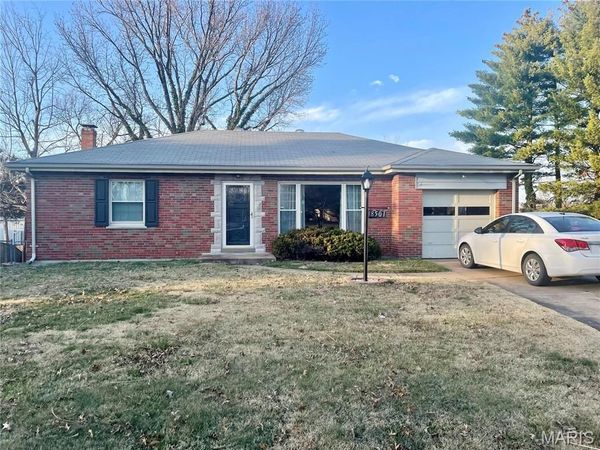 8501 Grantshire Lane , St Louis, MO 63123