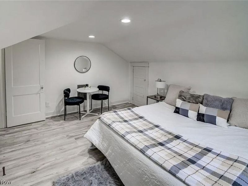 2245 Bellfield Avenue, Unit 3, Cleveland Heights, OH 44106 Photo 6