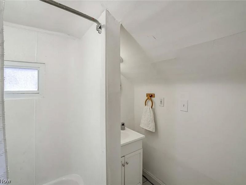 2245 Bellfield Avenue, Unit 3, Cleveland Heights, OH 44106 Photo 8