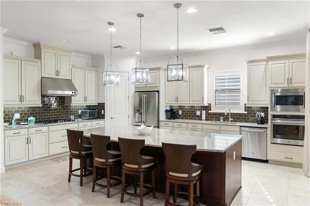 9235 Rialto Ln, Naples, FL 34119 Photo