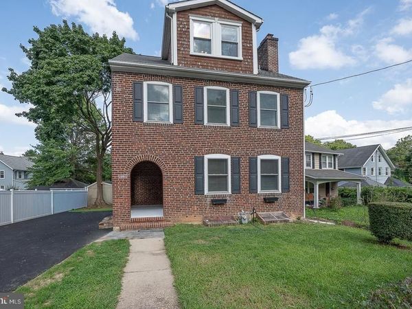 107 W CIRCULAR AVENUE, PAOLI, PA 19301