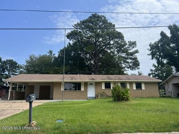 3335 E Lisa Drive, Pearl, MS 39208