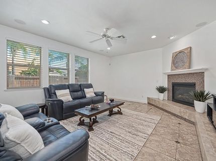 9953 Spring View Way, Elk Grove, CA 95757 Photo