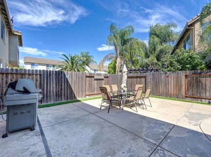 9953 Spring View Way, Elk Grove, CA 95757 Photo
