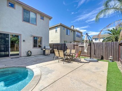 9953 Spring View Way, Elk Grove, CA 95757 Photo