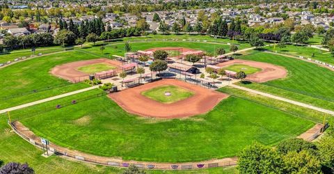 9953 Spring View Way, Elk Grove, CA 95757 Photo