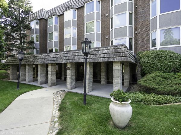 2600 Windsor Mall , Unit 2B, Park Ridge, IL 60068