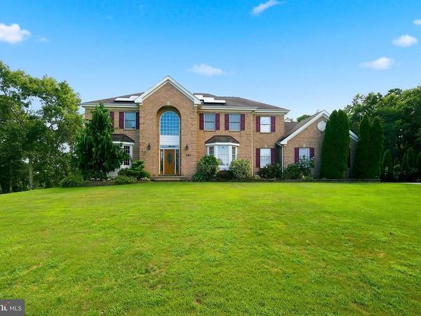 240 KRISTINE AVENUE, MANAHAWKIN, NJ 08050