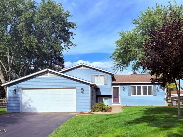 176 Foxhill Lane, Perrysburg, OH 43551