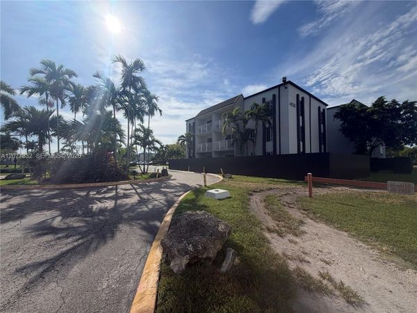 4920 NW 79th Ave, Unit 313, Doral, FL 33166