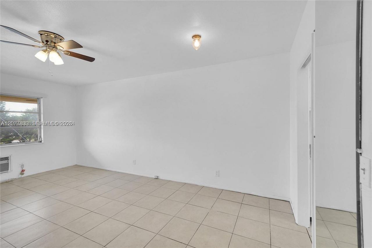 1050 E Sample Rd , Unit 309, Pompano Beach, FL 33064 Photo