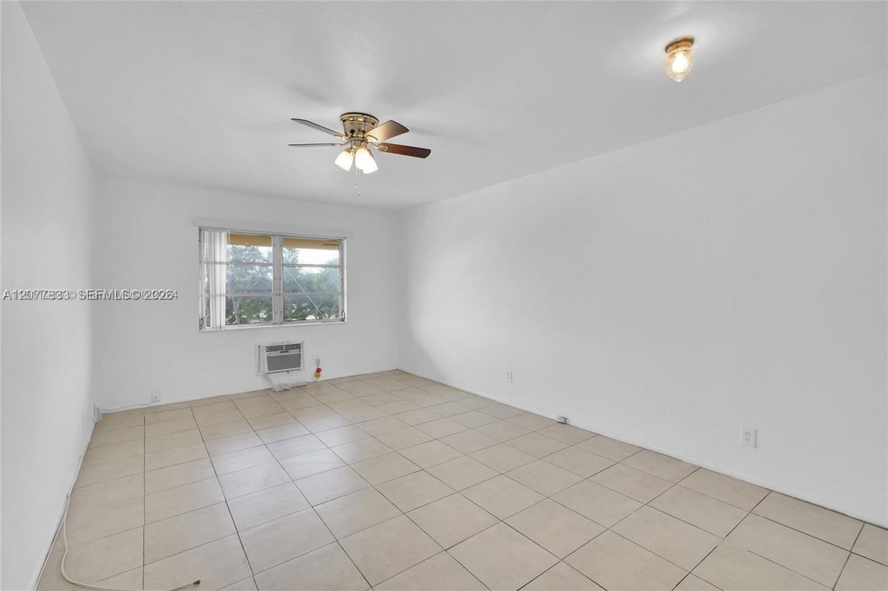 1050 E Sample Rd , Unit 309, Pompano Beach, FL 33064 Photo