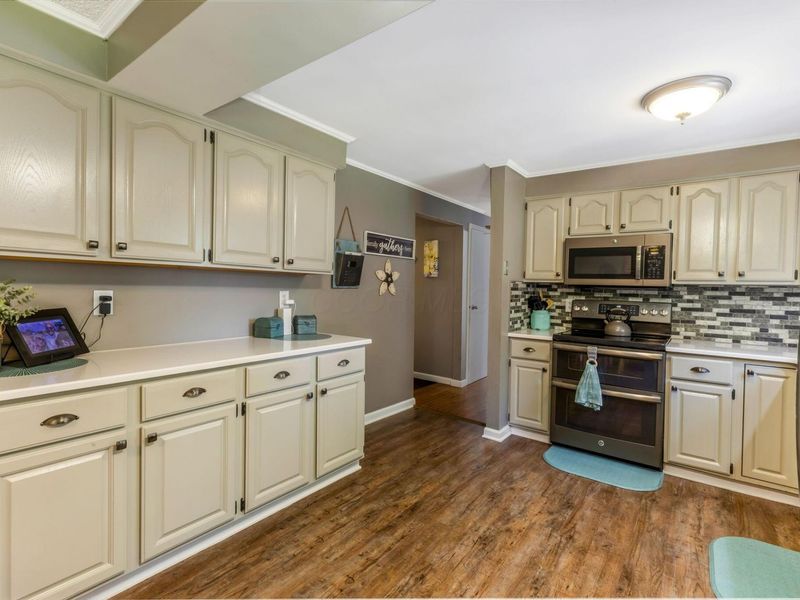 1351 Laurel Greene Place, Galloway, OH 43119 Photo 11