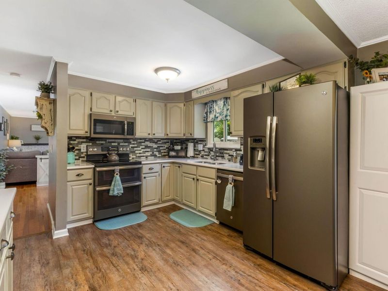 1351 Laurel Greene Place, Galloway, OH 43119 Photo 8