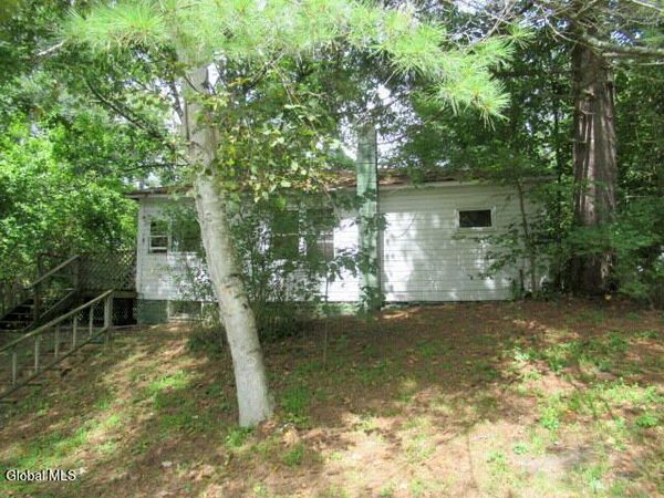 3 Wagon Trail, Queensbury, NY 12804