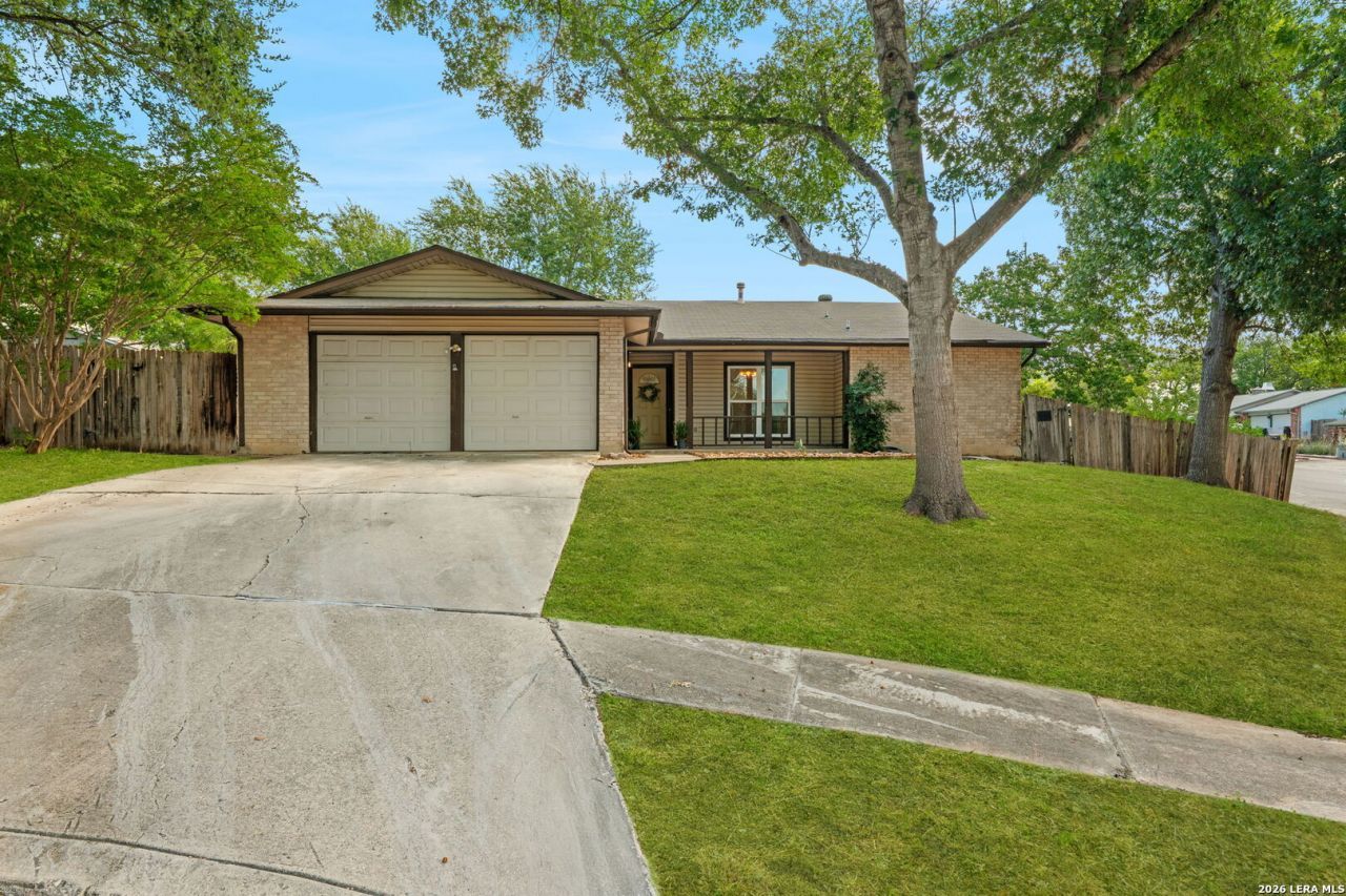 222 Guilford Frg, Universal City, TX 78148 Main Photo