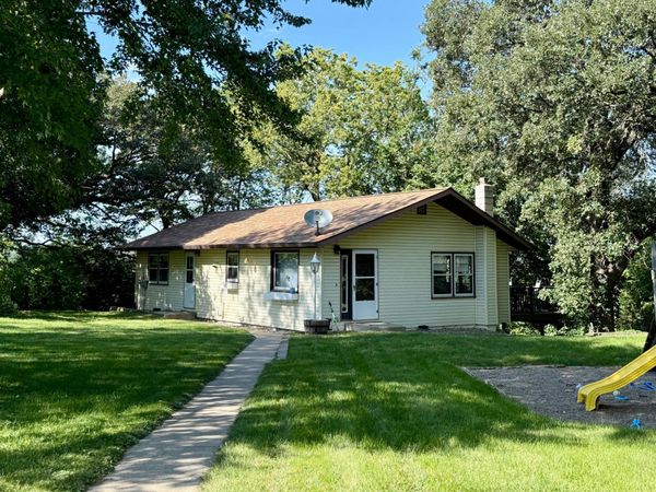 521 Oak Lane, Redwood Falls, MN 56283