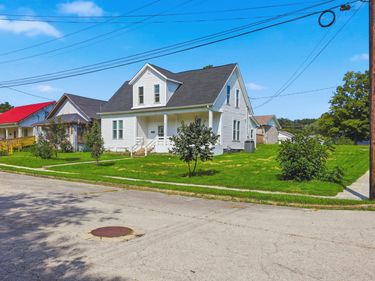 402 Park Avenue, Irvine, KY 40336