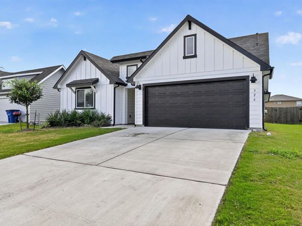 326 N Richland DR, Lockhart, TX 78644