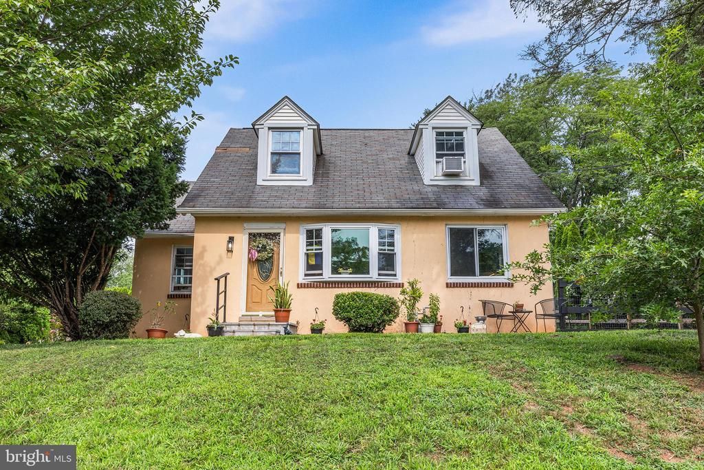 90 E NINTH, COLLEGEVILLE, PA 19426