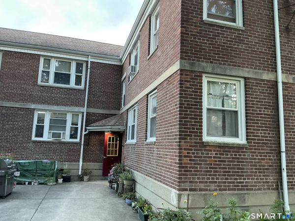 340 North Bishop, Bld 95, Unit 28, Bridgeport, CT 06610