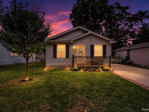 527 Fassett Street , Algonac, Mi 48001