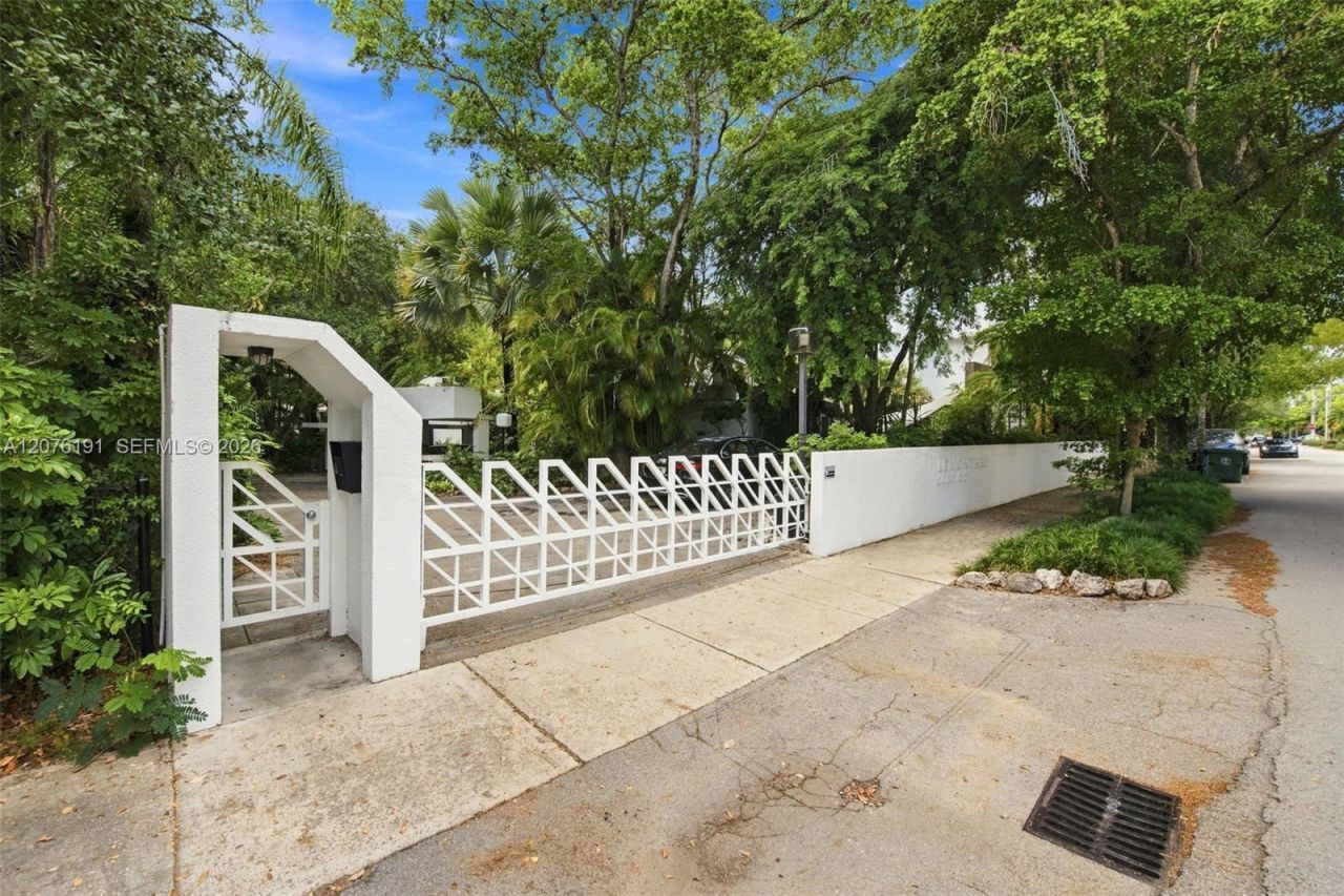 3024 Day Ave , Unit 3024, Miami, FL 33133 Photo
