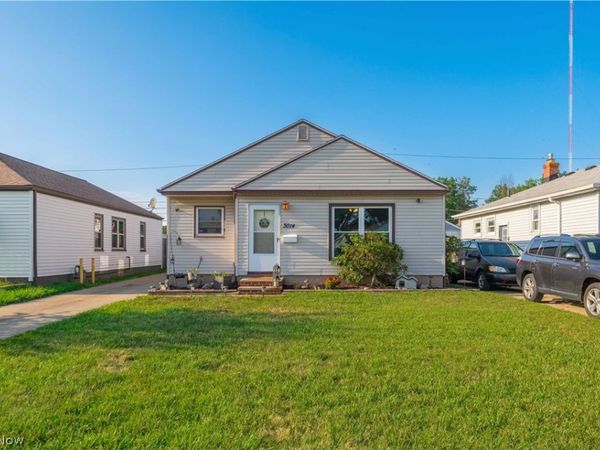 3014 Center Drive , Parma, OH 44134
