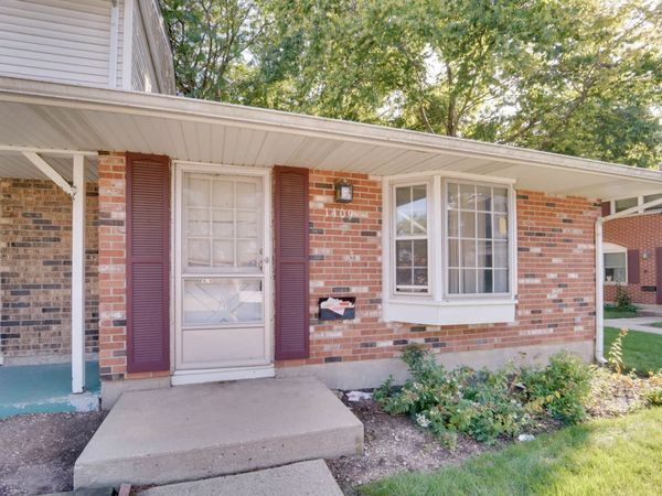 1409 Tinnerella Avenue , Unit 1409, Streamwood, IL 60107