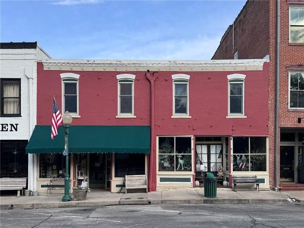 511 Main Street, Weston, MO 64098
