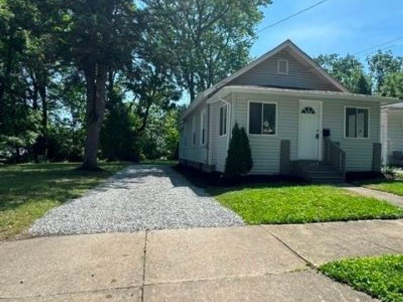 1079 Peerless Avenue, Akron, OH 44320 Photo 2