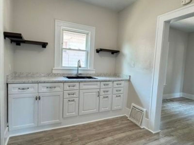 1079 Peerless Avenue, Akron, OH 44320 Photo 5
