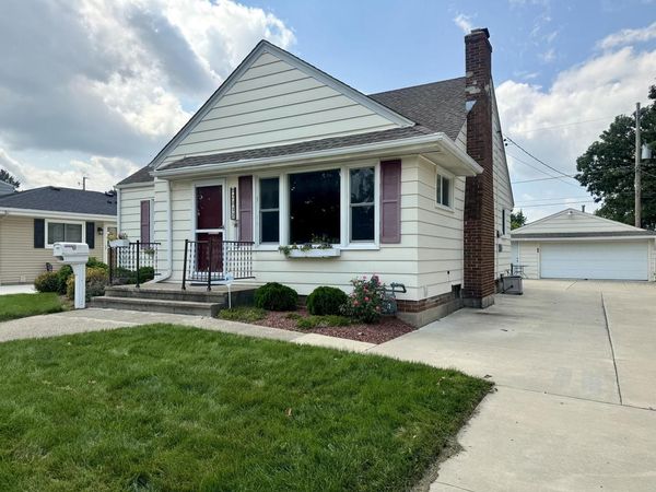 7812 40th AVENUE, Kenosha, WI 53142