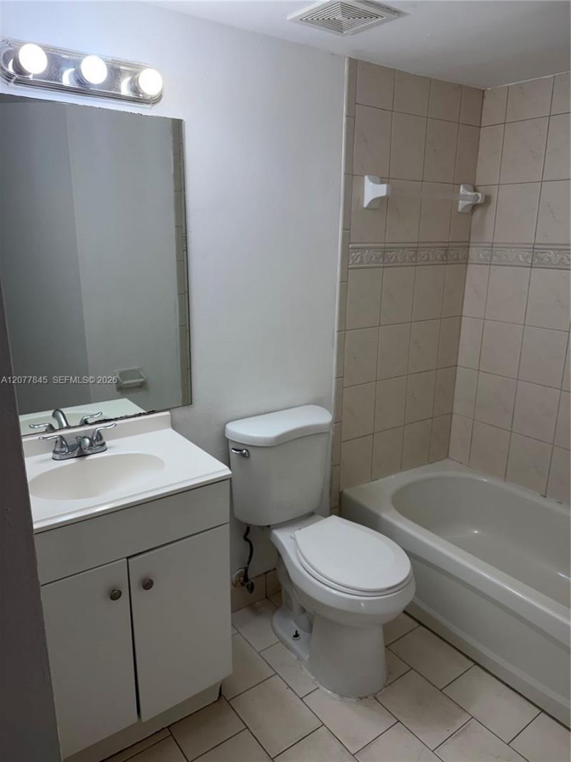 8335 SW 152nd Ave, Unit B412, Miami, FL 33193 Photo