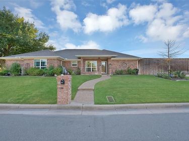 3840 Devonaire Drive, Fort Worth, TX 76008
