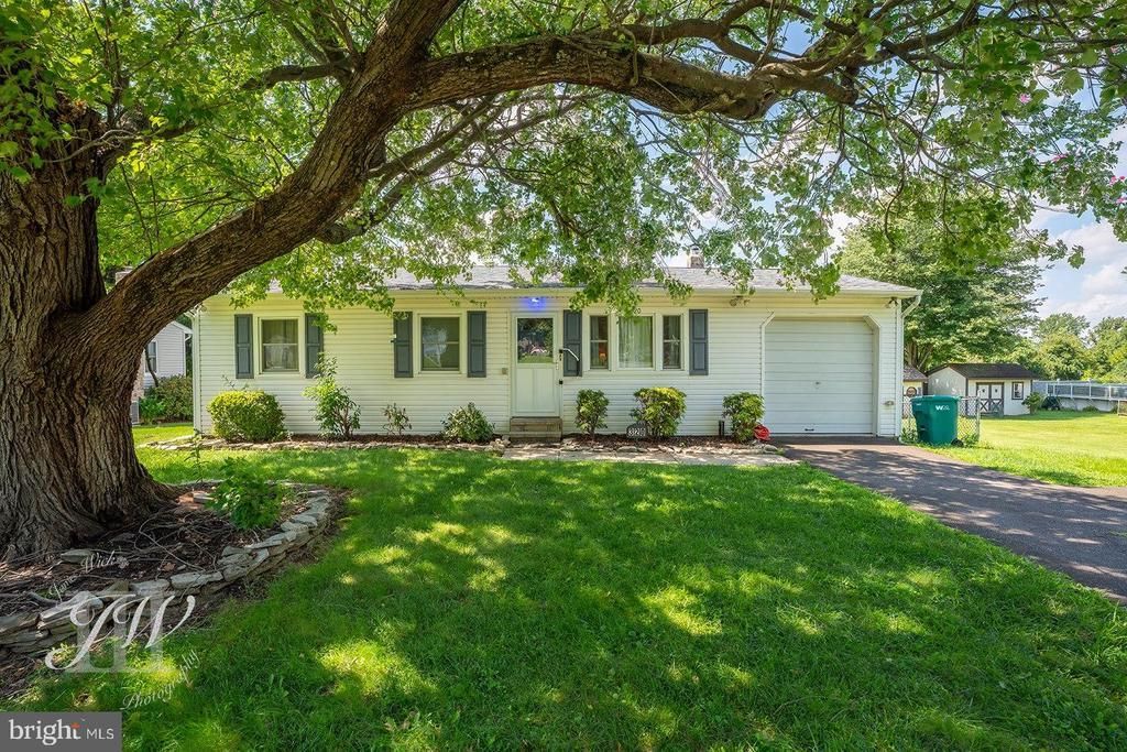 320 HULME AVENUE, LANGHORNE, PA 19047
