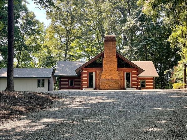 4830 Balsom Road , Pfafftown, NC 27040
