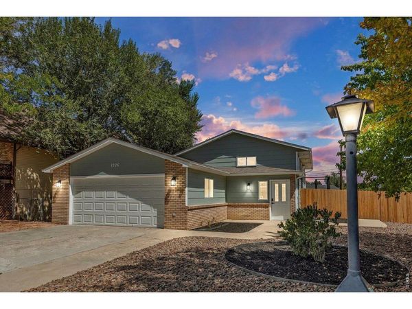 1226 Hunter Ct, Longmont, CO 80501