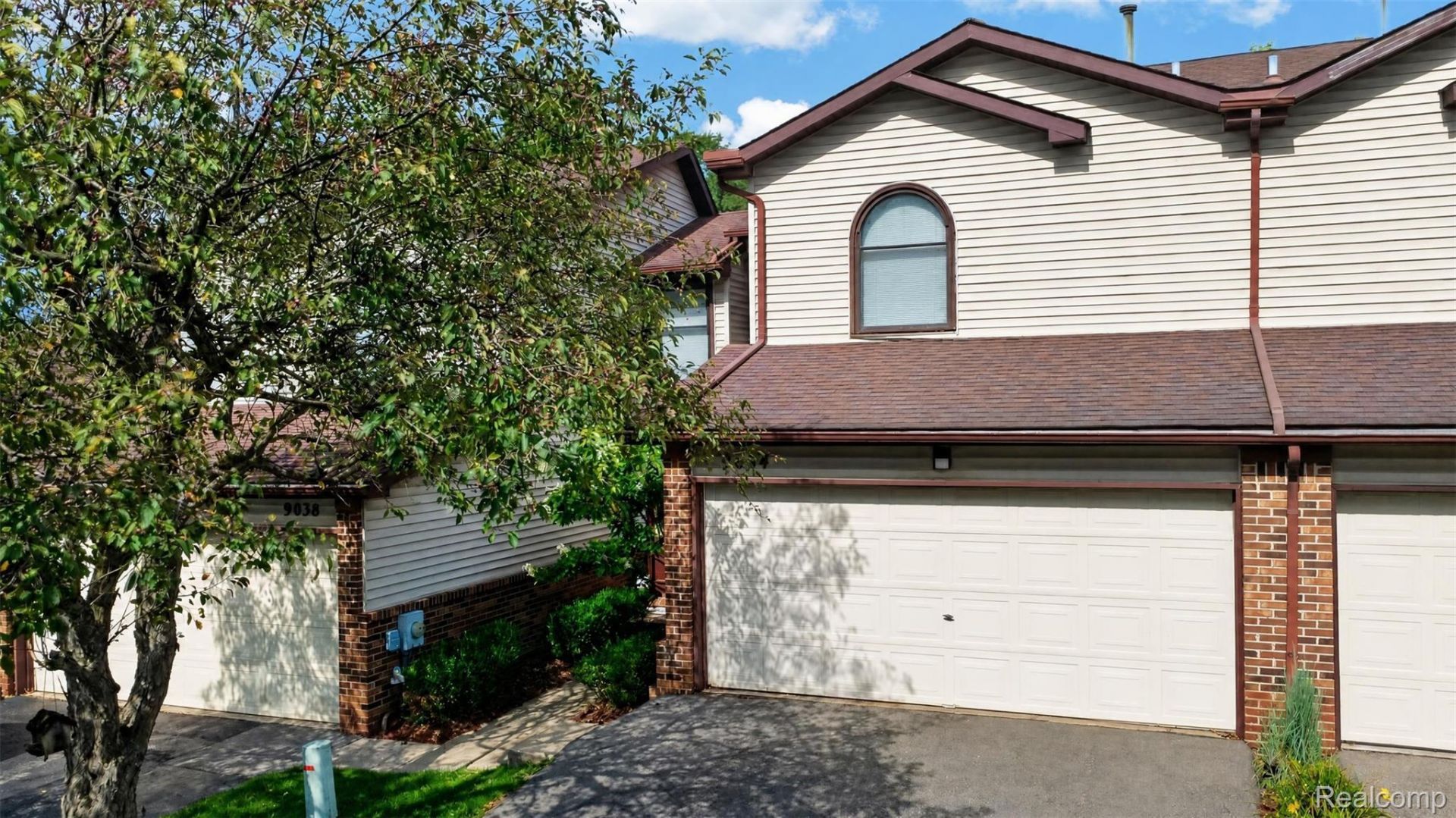 9034 E Bluewater Drive, Springfield Township, Mi 48348 Main Photo
