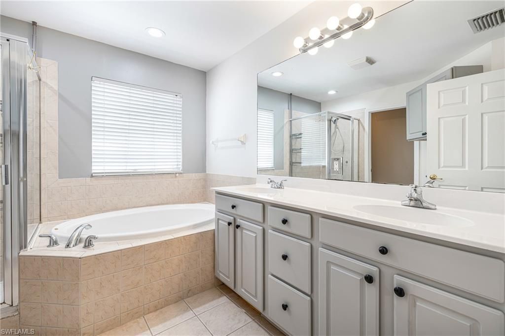 9812 Foxhall Way , Unit 5, Estero, FL 33928 Photo