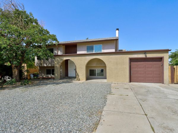 1725 Hiawatha Drive NE, Albuquerque, NM 87112