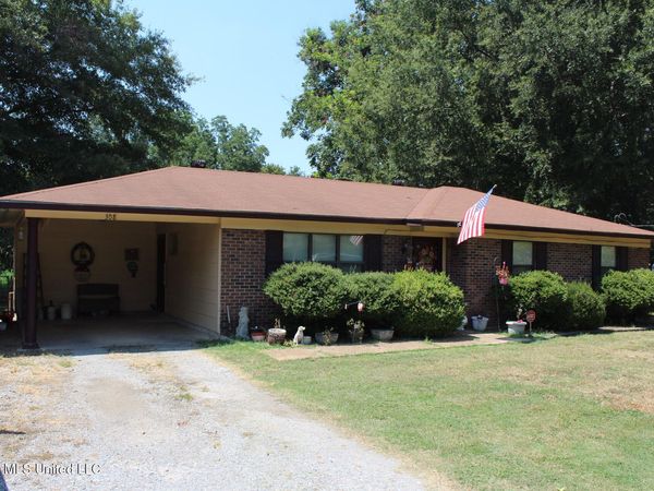 308 Walnut Street, Benoit, MS 38725