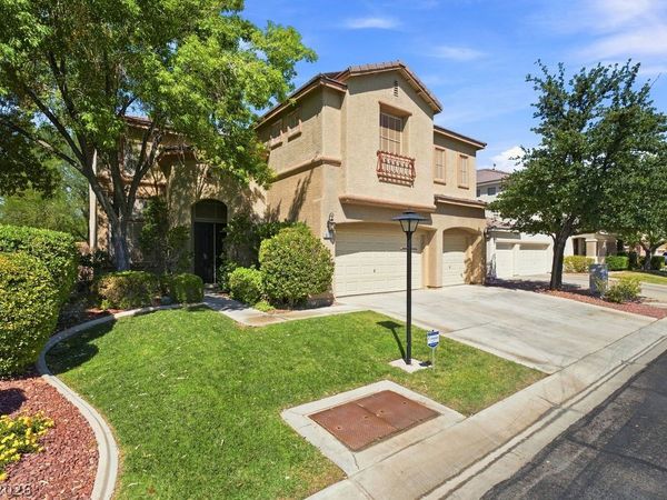 8221 Glistening Rush Street, Las Vegas, NV 89131