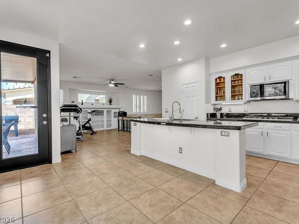 8221 Glistening Rush Street, Las Vegas, NV 89131