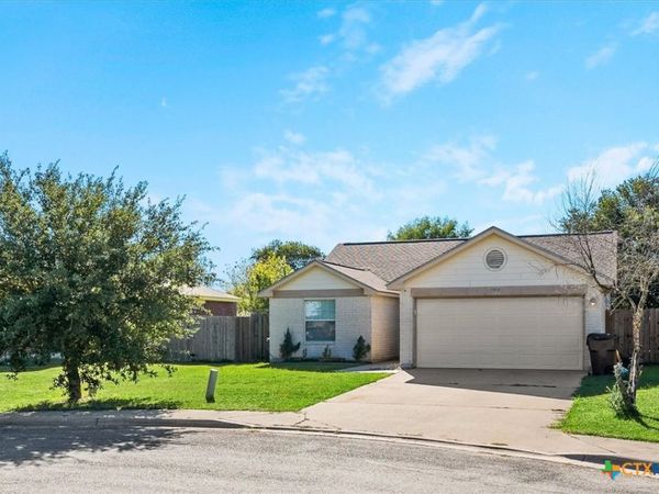1514 Windridge Drive , Lockhart, TX 78644