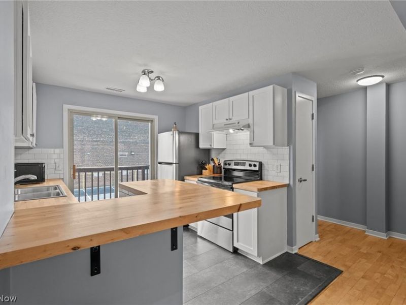 2055 E 36th Street, Cleveland, OH 44115 Photo 14