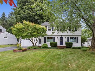 16 Oakcrest Drive, Rochester, NY 14617