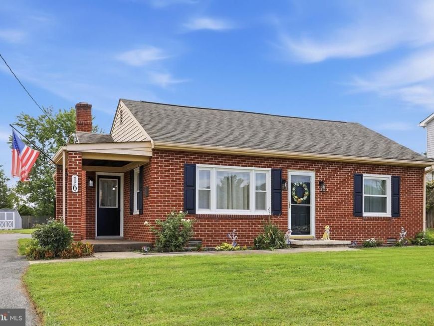 16 Summit Avenue, Thurmont, MD 21788 Main Photo